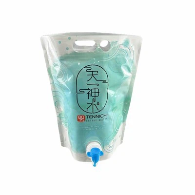 Individuelle Getränketüte im Karton mit Zapfhahn